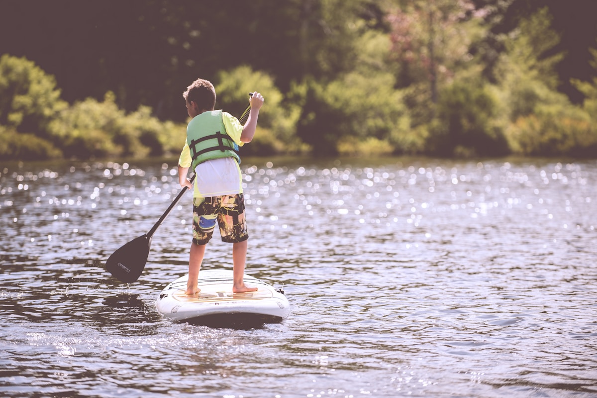 Scenic paddleboarding in Seattle