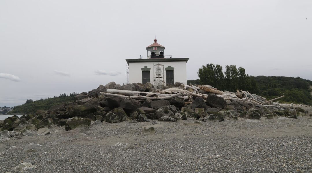 paddleboard West Point Lighthouse Discovery Park Seattle Puget Sound